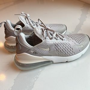 Nike Air Max 270 Women’s Size 8